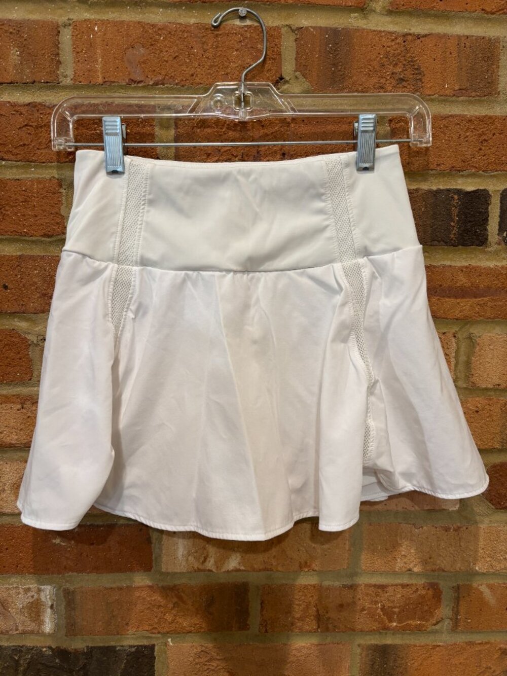 CRZ YOGA White High-Waisted Athletic Skirt – Size 0/2